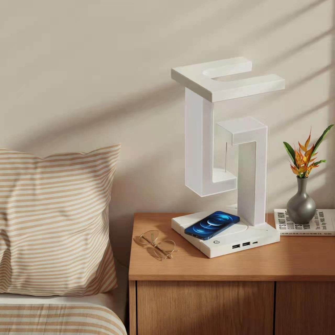 🌓 Magnetic Floating Table Lamp